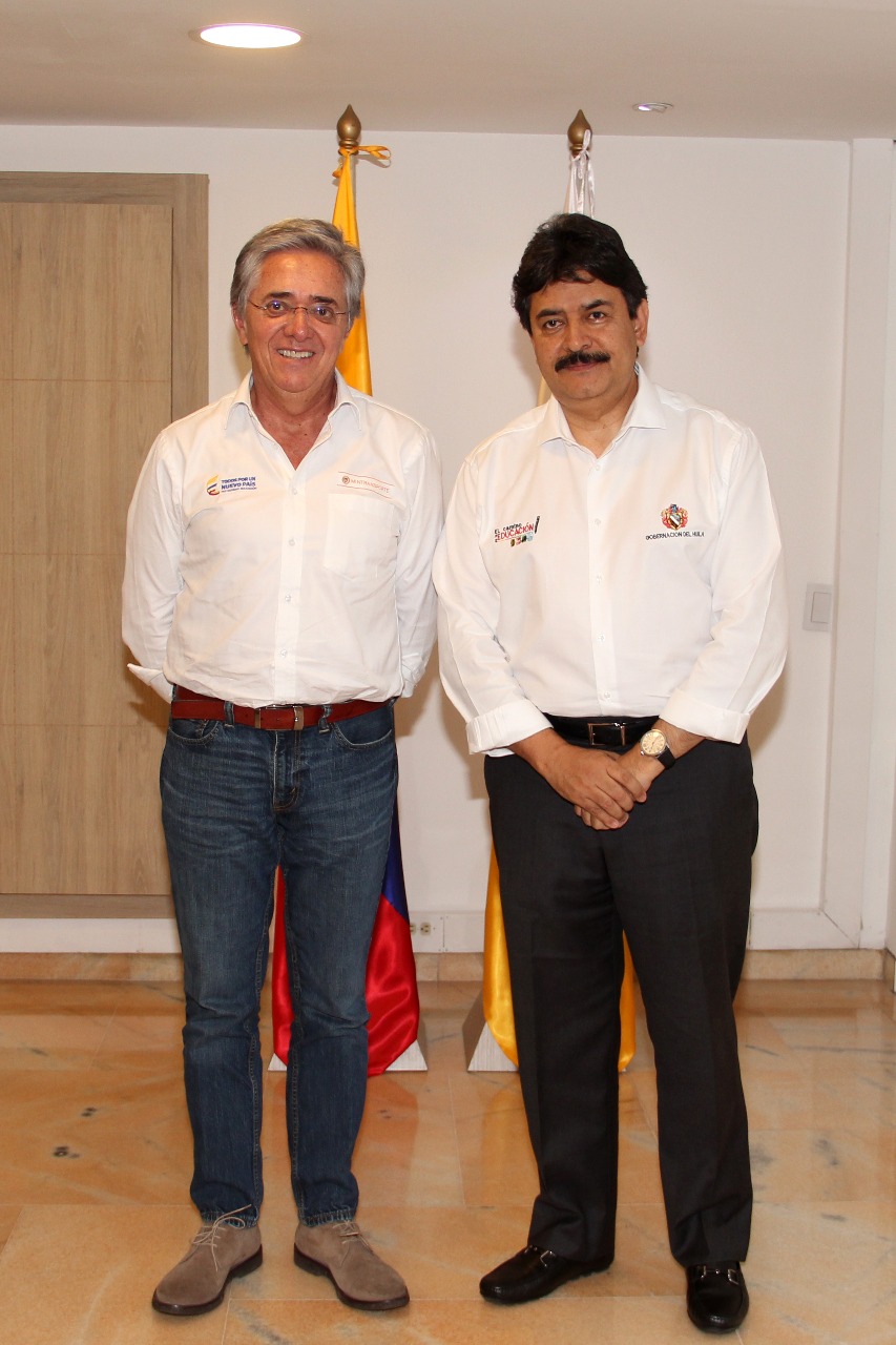 Germán Cardona Gutiérrez,  Ministro de Transporte y Carlos Julio González Villa, Gobernador del Huila.